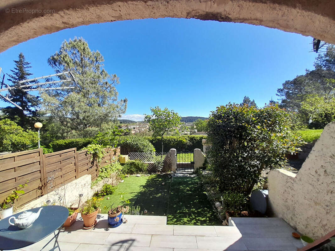 Lorgues, Au calme charmant studio avec jardinet , terrasse et vue dégagée. - photo 15
