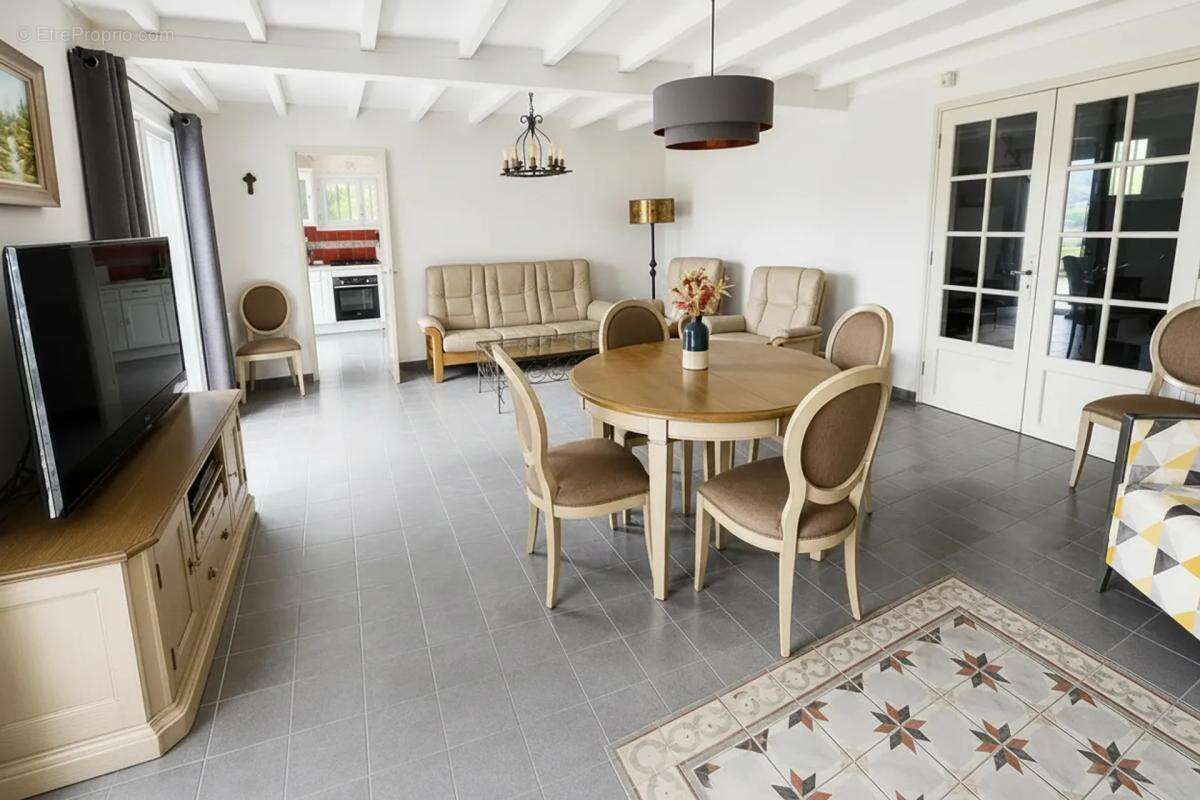 Maison de 230 m² avec terrasse et vue panoramique - photo 6