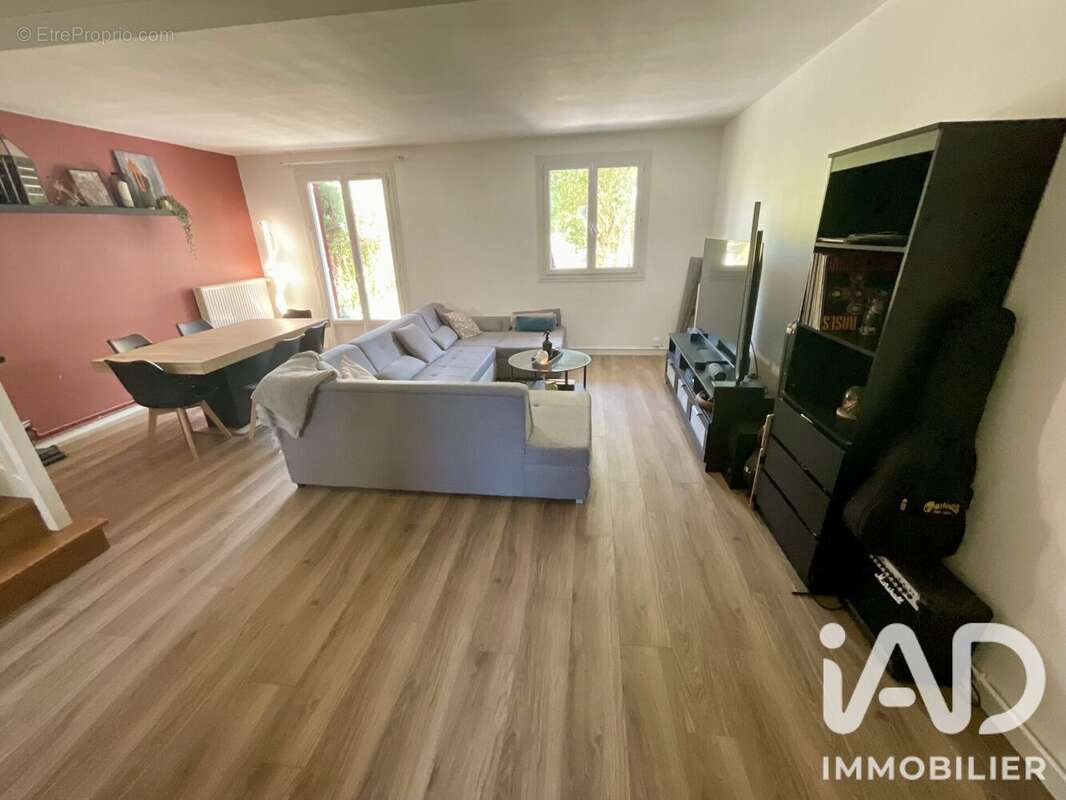 Maison 100 m² à Mennecy  - photo 2