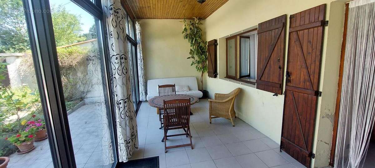 Maison 126 m² à Cour-Et-Buis  - photo 10