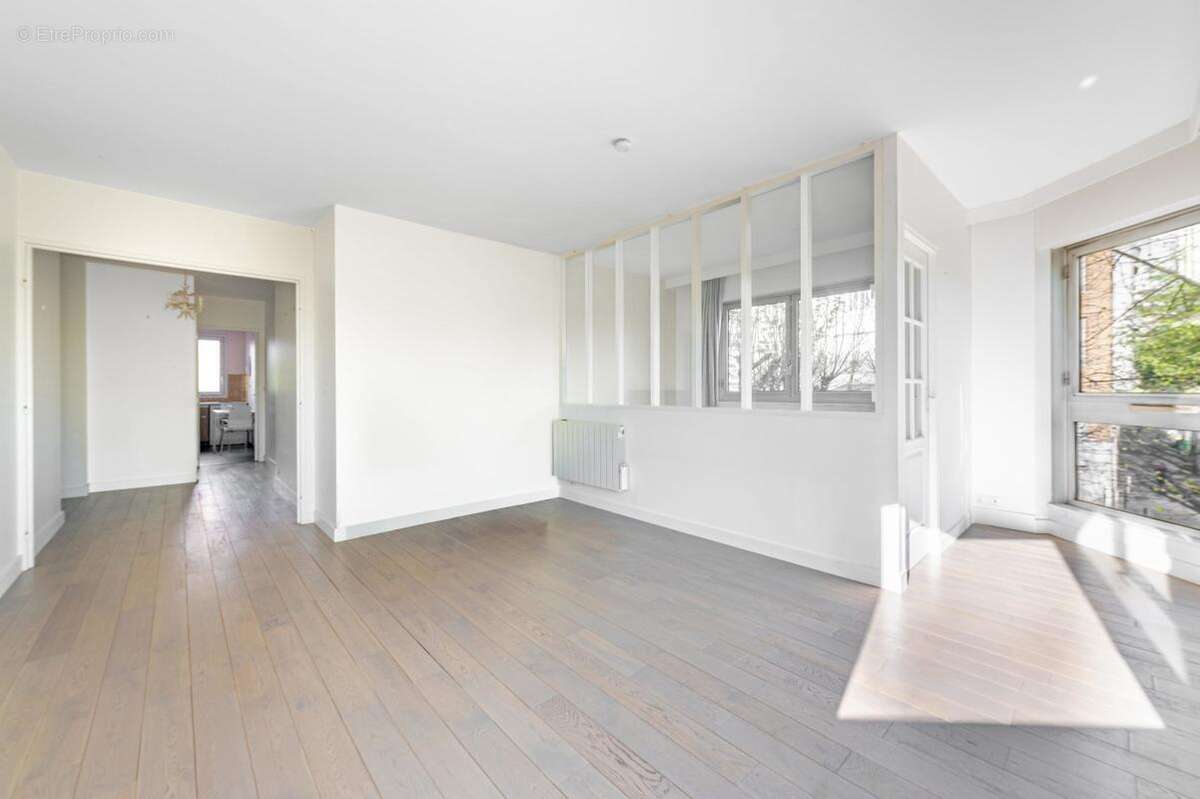 Appartement à PARIS-14E