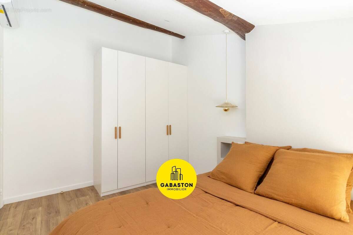 Appartement à MARSEILLE-1E