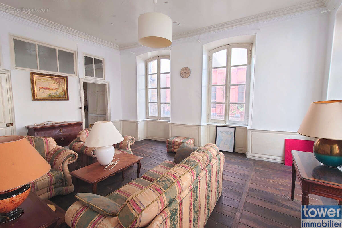 Maison à VILLEFRANCHE-DE-ROUERGUE