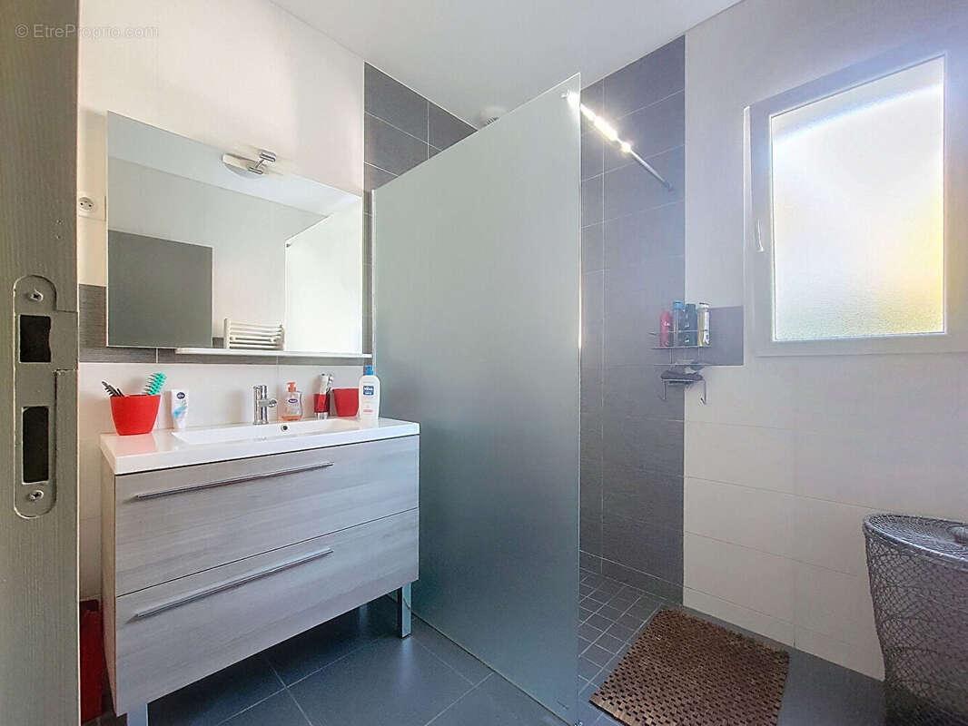 Maison à BLANQUEFORT