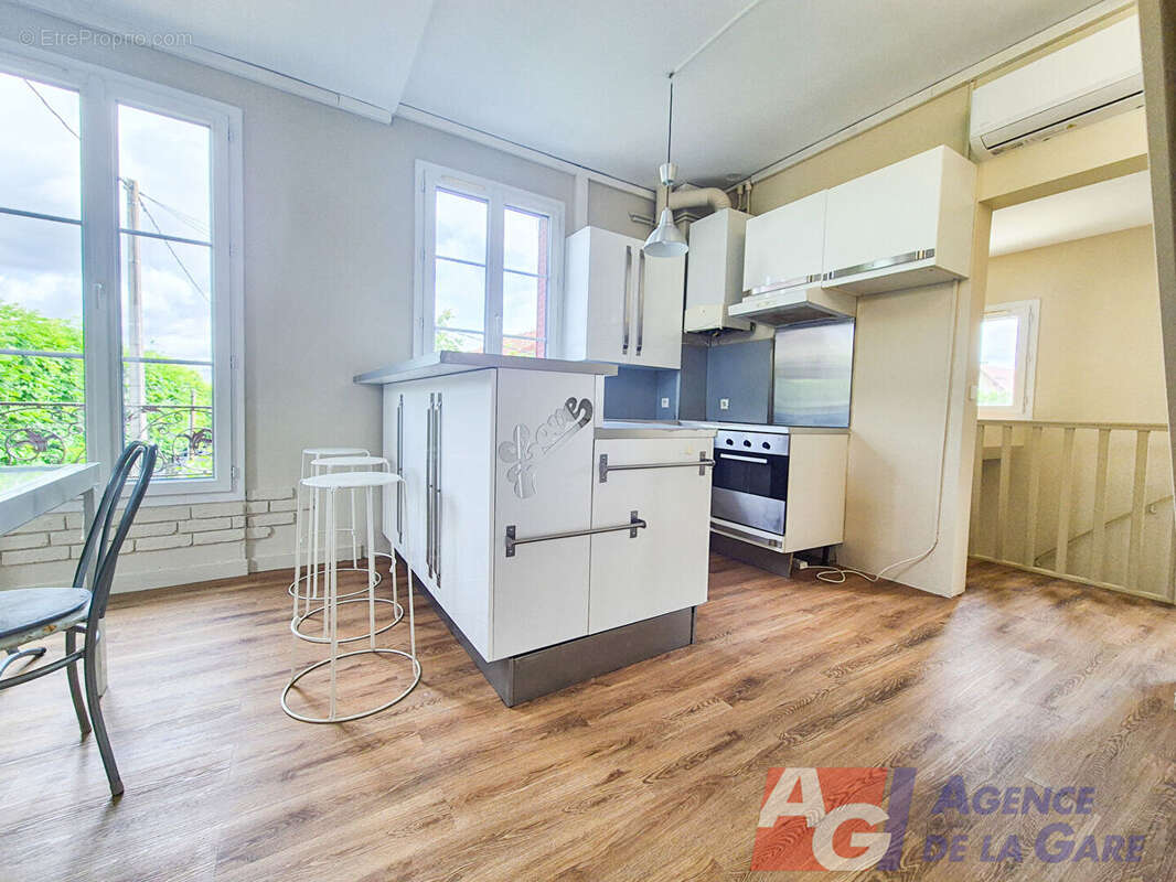 Appartement à SARTROUVILLE