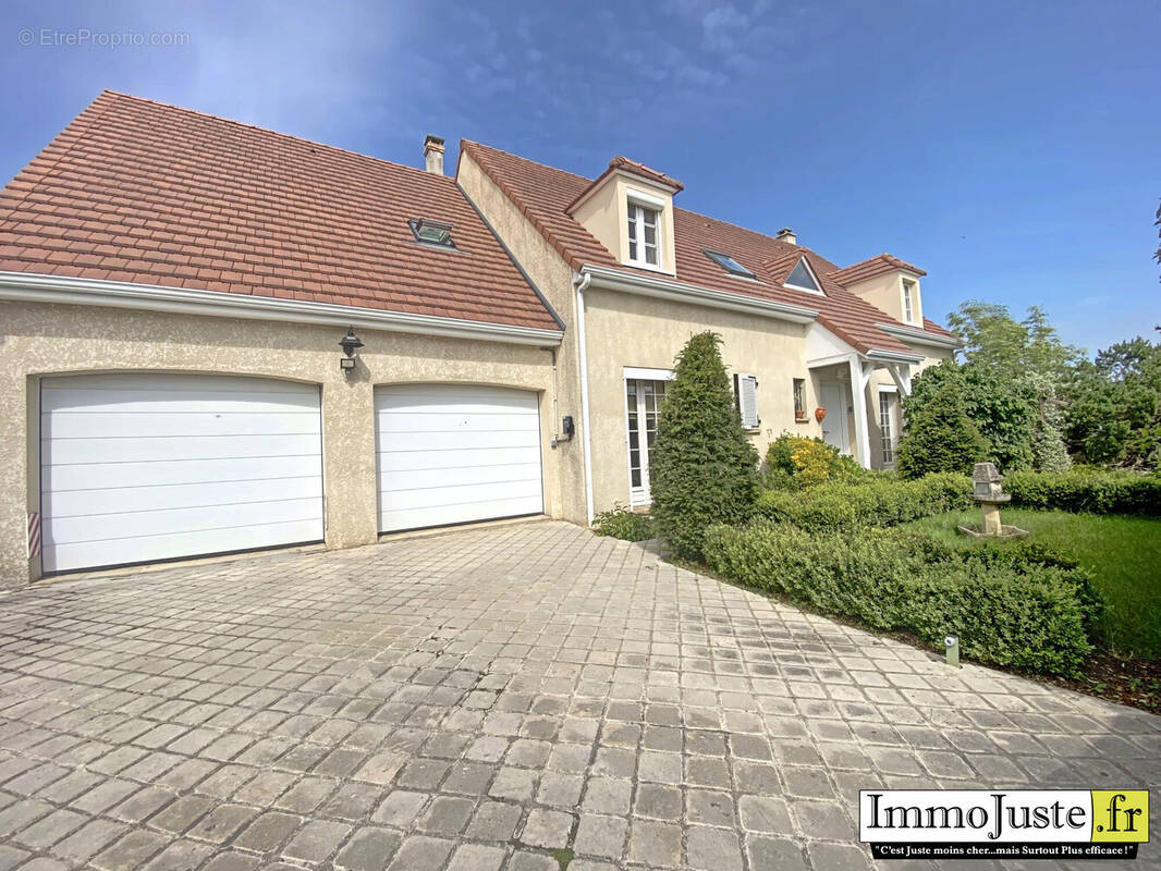 Maison à LES ESSARTS-LE-ROI