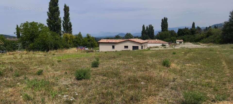 Terrain 784 m² à La Touche  - photo 3