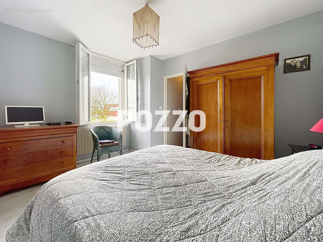 Maison à FLEURY-SUR-ORNE