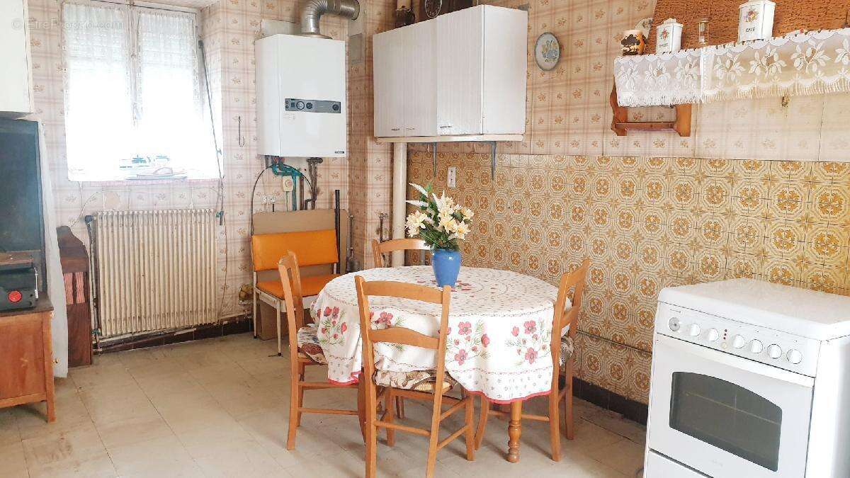 Maison à TARNAC