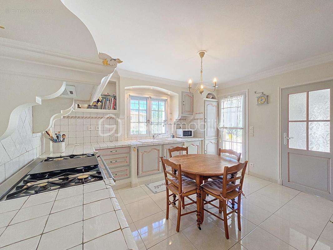 Maison à ROQUEVAIRE