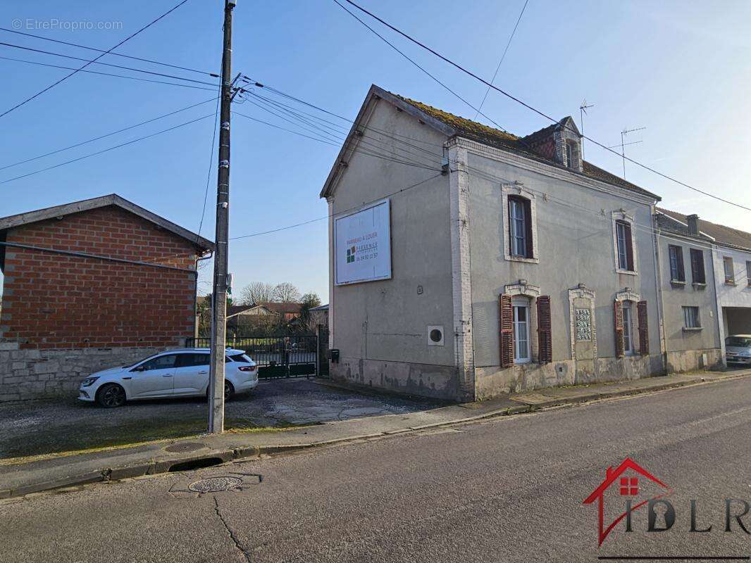 Maison à ECLARON-BRAUCOURT-SAINTE-LIVIERE