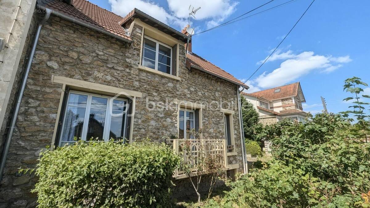 Maison à SAVIGNY-SUR-ORGE