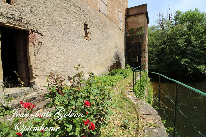 A vendre élégante Demeure de caractère à Saint Sernin Sur Rance - photo 23