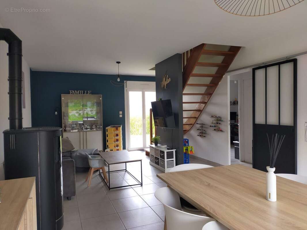 Maison à vendre à Villaines la Juhel séjour - Maison à VILLAINES-LA-JUHEL