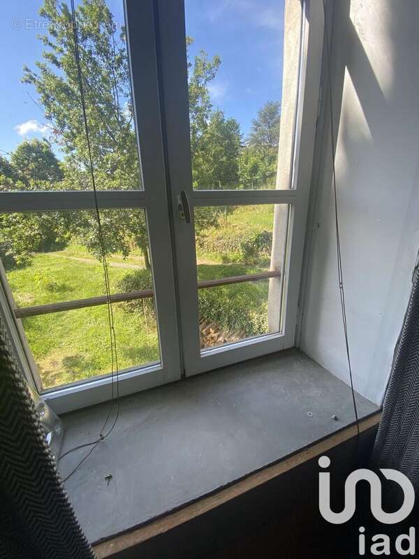 Photo 4 - Maison à LAVAL-ROQUECEZIERE