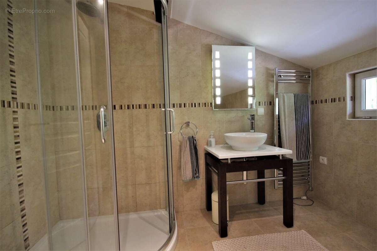 Propriété en pierres, 6 Chambres et piscine - photo 14