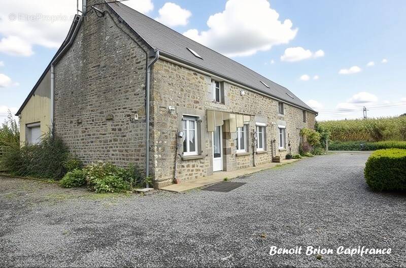 Maison à SAINT-MARTIN-DE-LANDELLES