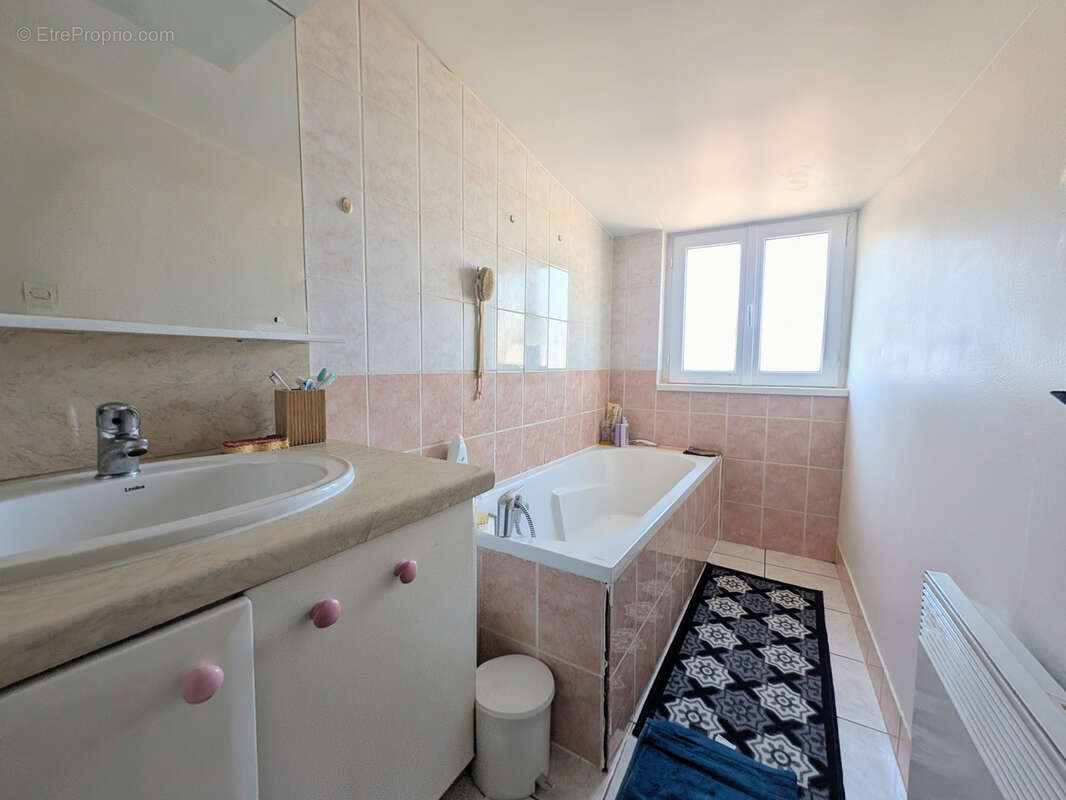 Appartement à JARVILLE-LA-MALGRANGE