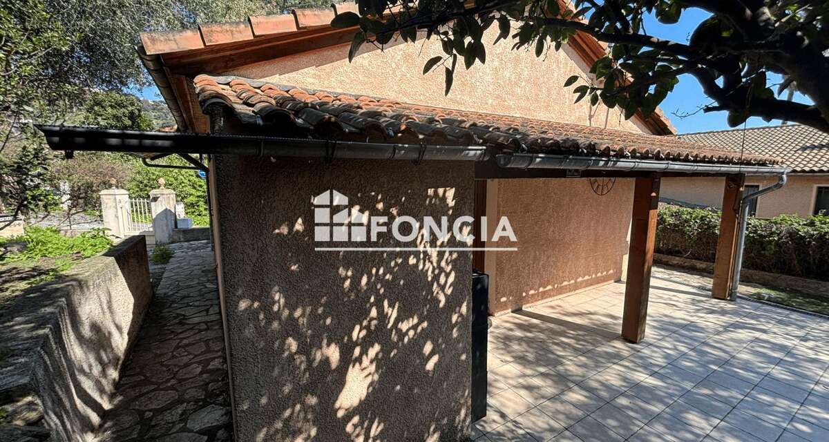 Maison à BORMES-LES-MIMOSAS