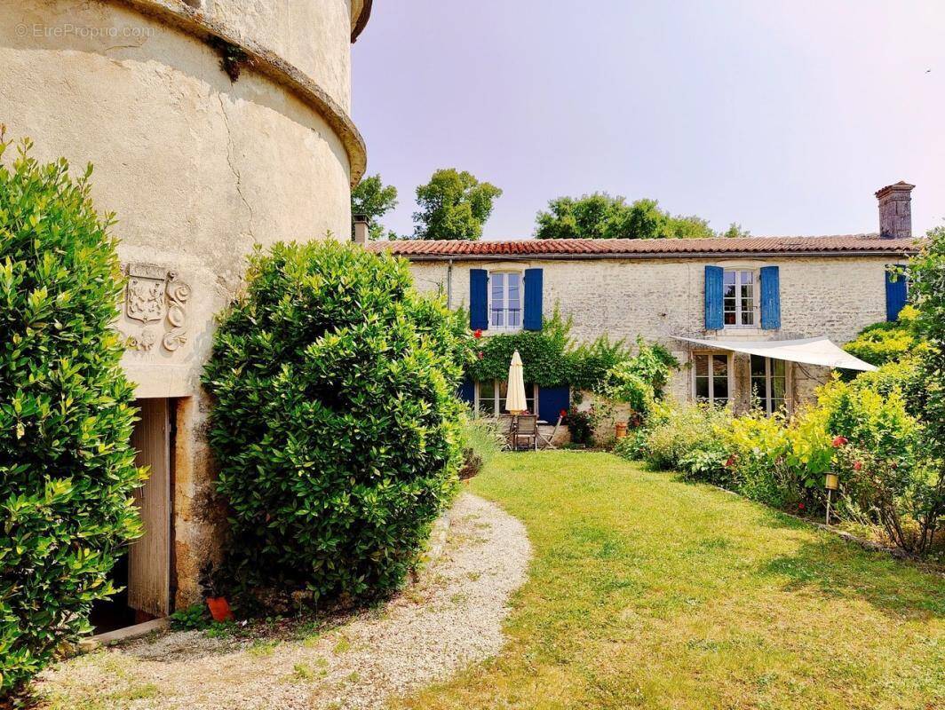 Maison à MAZERAY