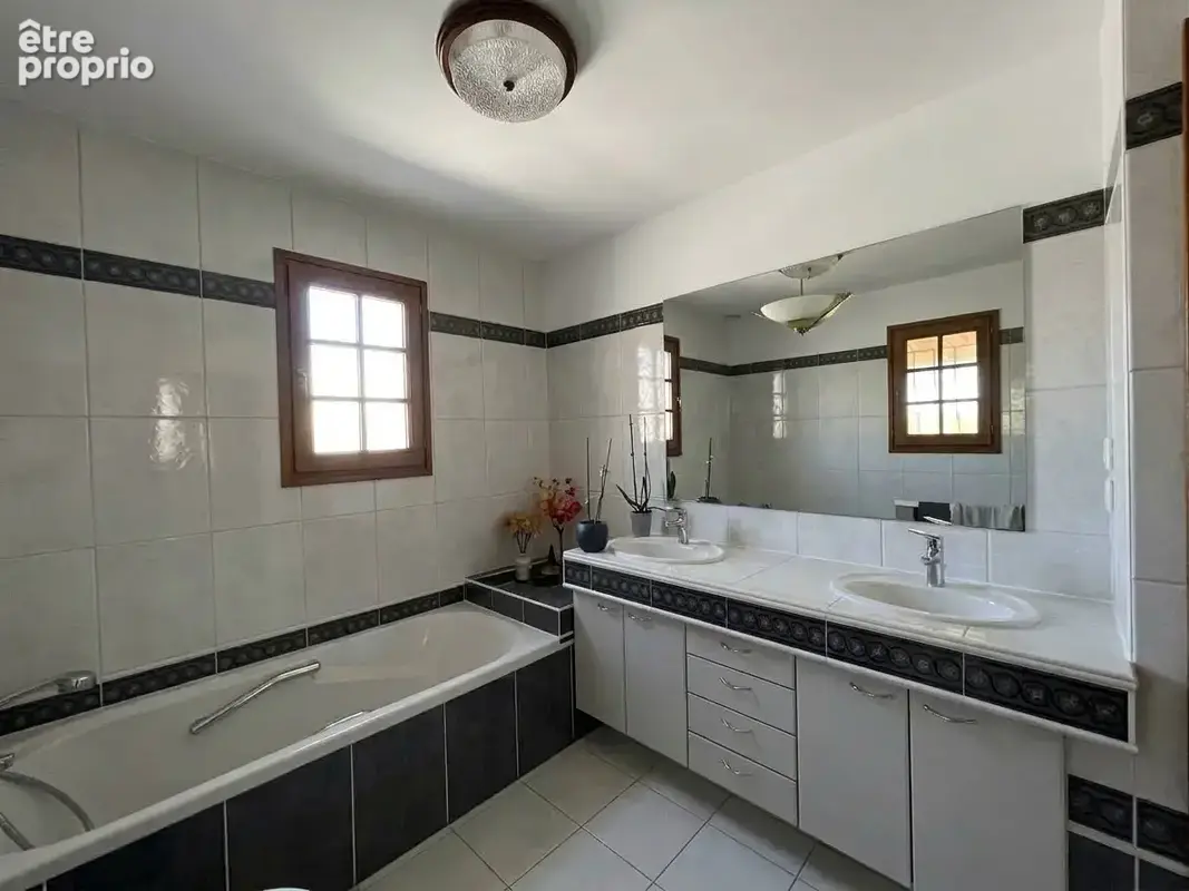 Maison 150 m2 avec piscine, jardin 1 000 m2 et garage — Rodilhan (Proche Nîmes) - photo 12