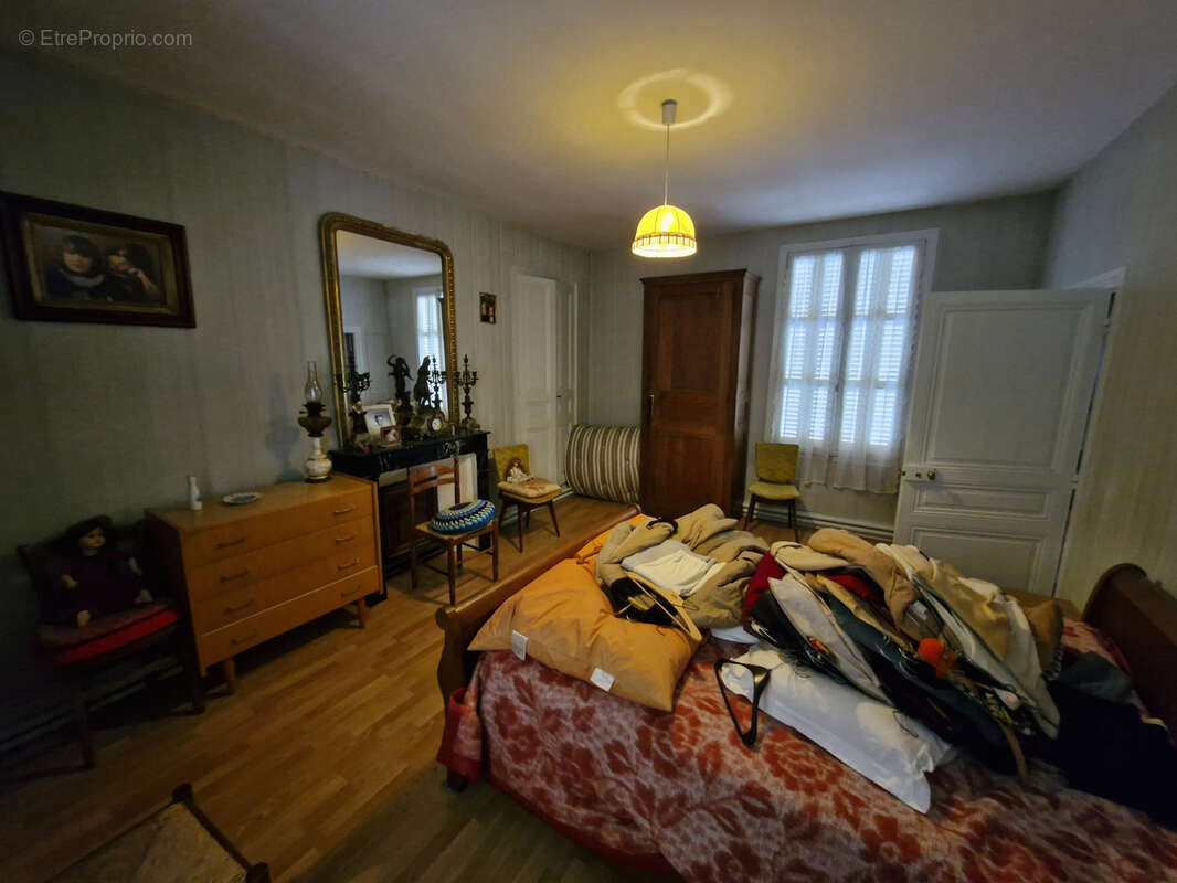 Maison à VOUNEUIL-SUR-VIENNE