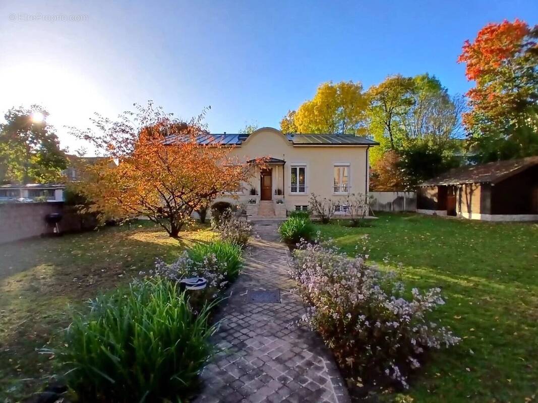 Appartement à HOUILLES