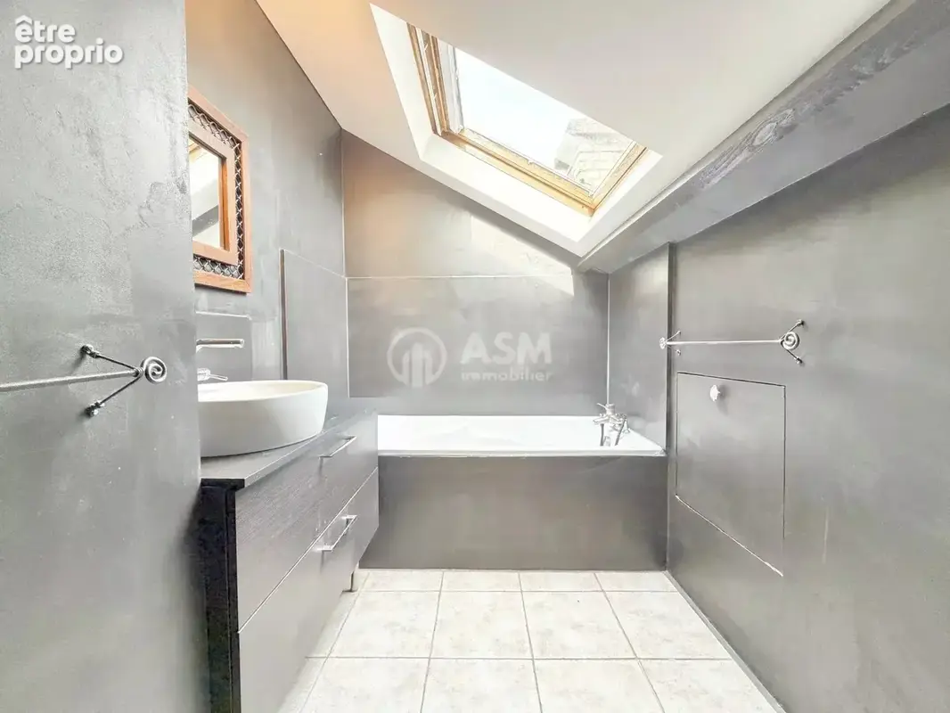 A VENDRE - Duplex 91 m2 dernier étage - cave - Courbevoie Quartier Marceau - photo 4