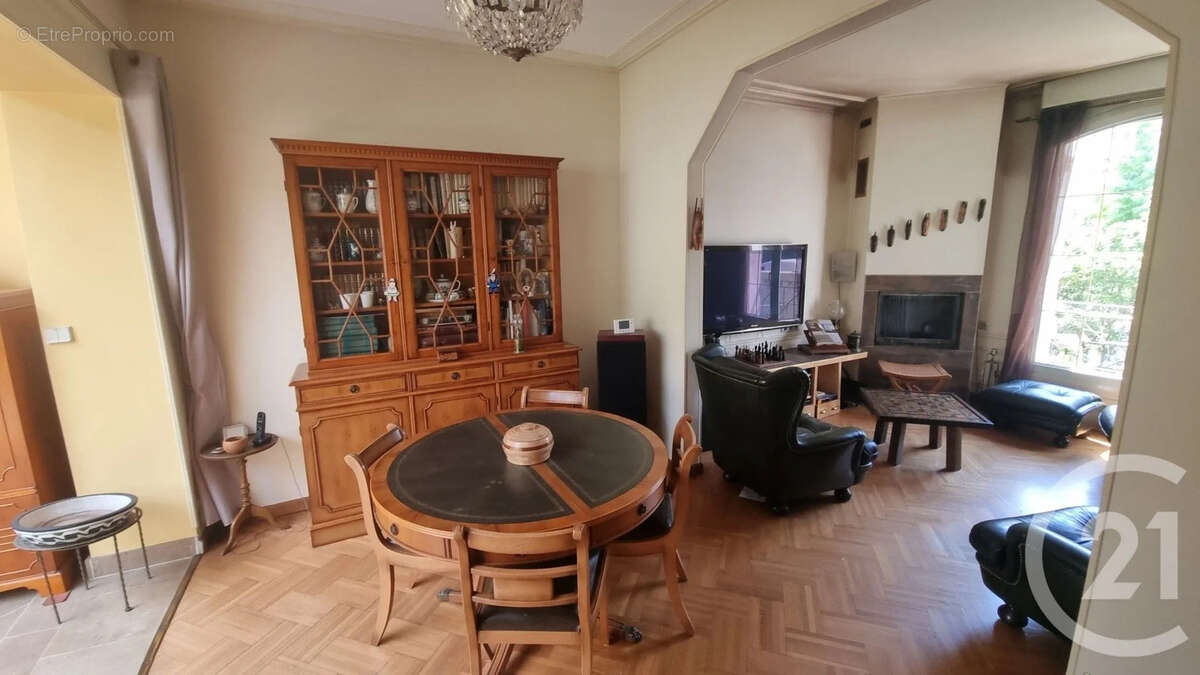Maison 138 m² à Champigny-Sur-Marne  - photo 4