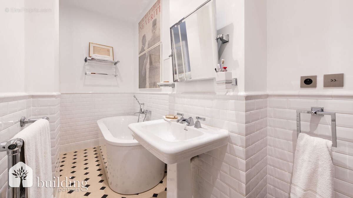 Appartement à PARIS-17E