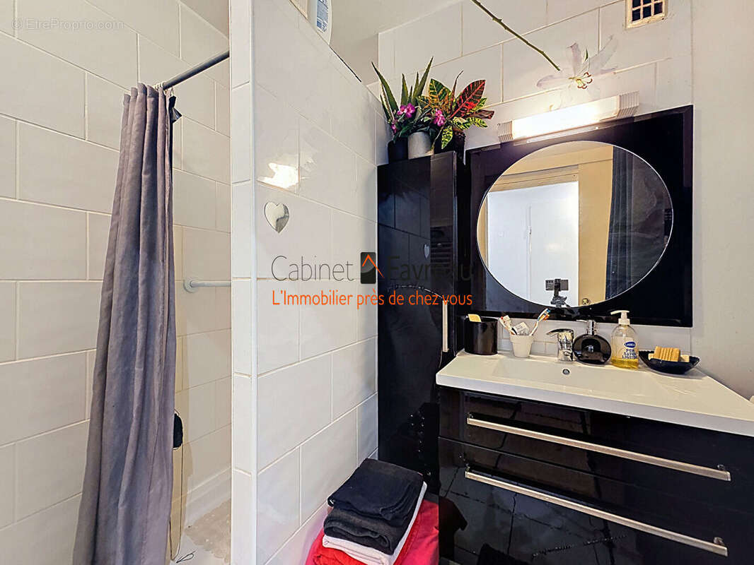 Appartement à FRESNES