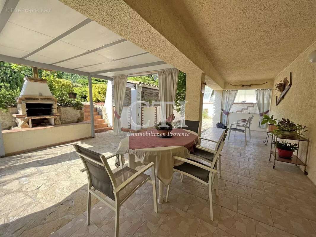 Maison à VAISON-LA-ROMAINE