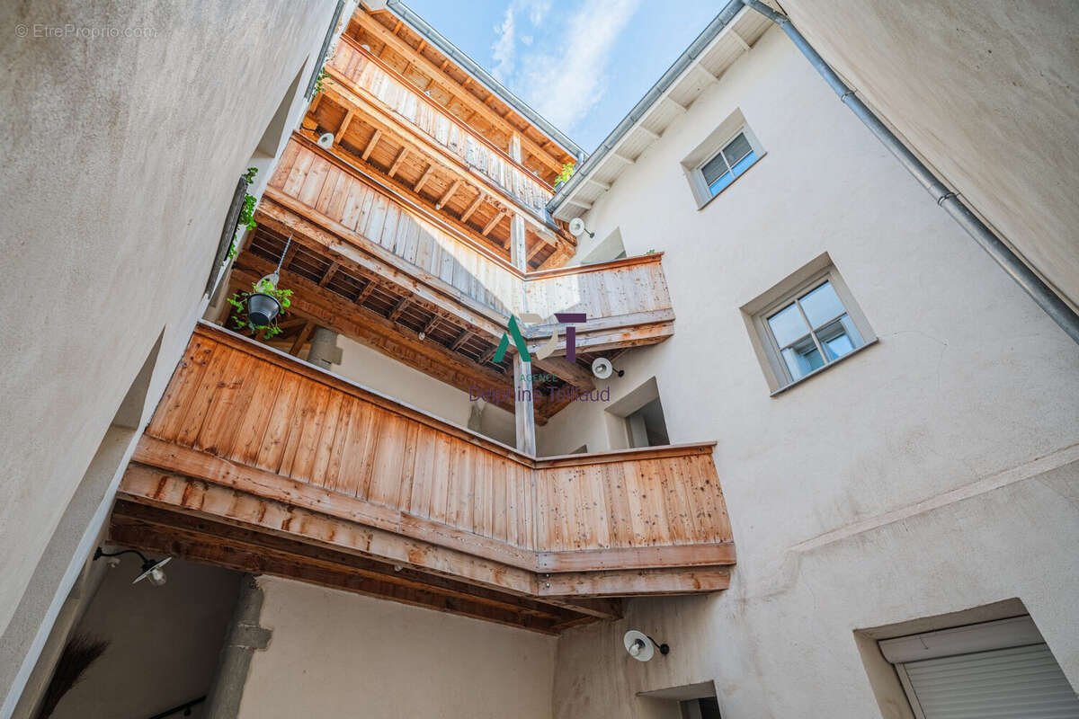 PHOTO IA - Appartement à GRENOBLE
