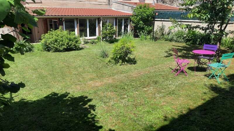 Maison à COURMELLES