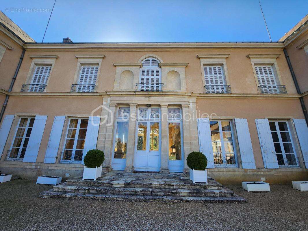 Magnifique Chateau du XIX éme , dépendances, Maison de gardien/gite, parc arboré de 9,5 hectares - photo 29