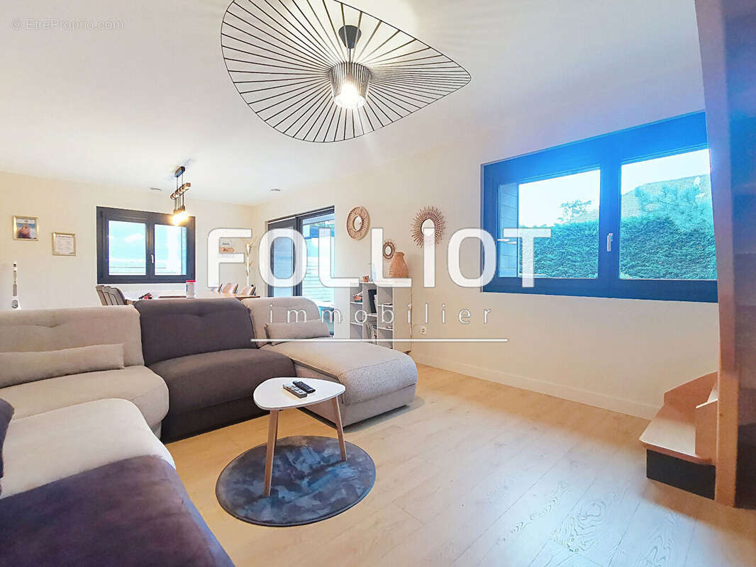 Maison à JULLOUVILLE