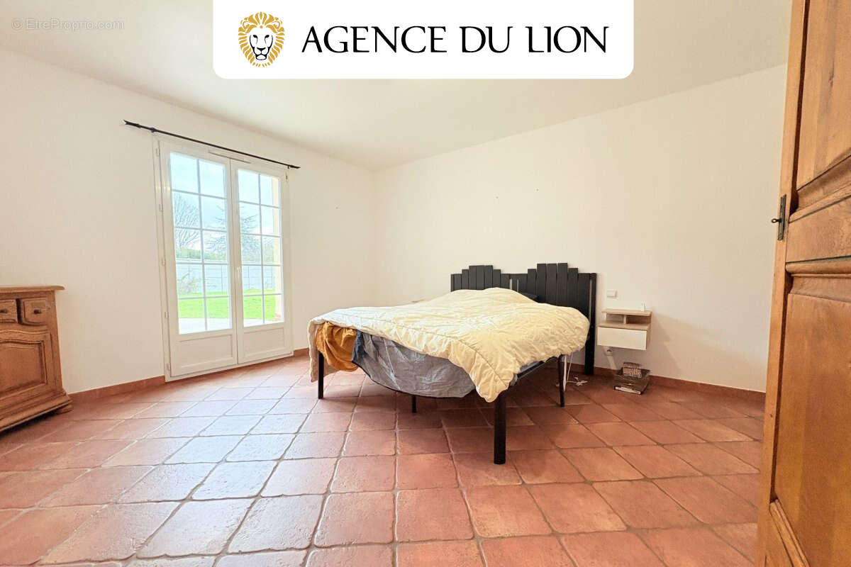 Maison traditionnelle de qualité – Géothermie – Terrain 2 900 m² - photo 8