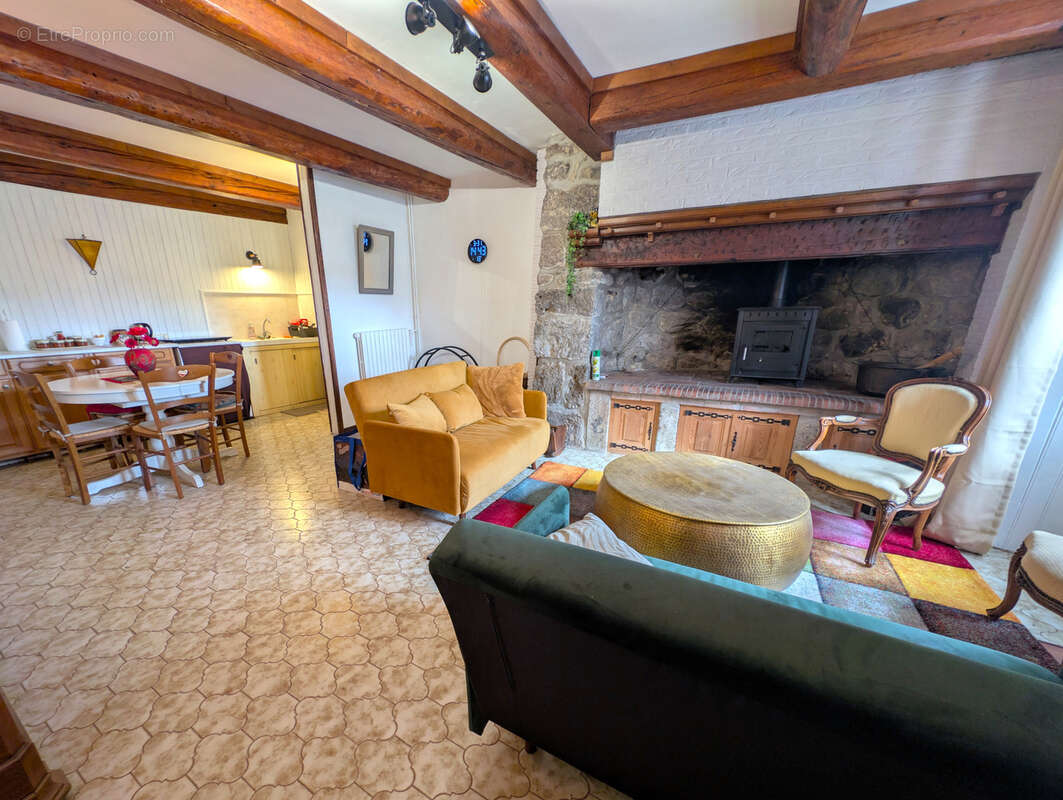Maison à COUCOURON