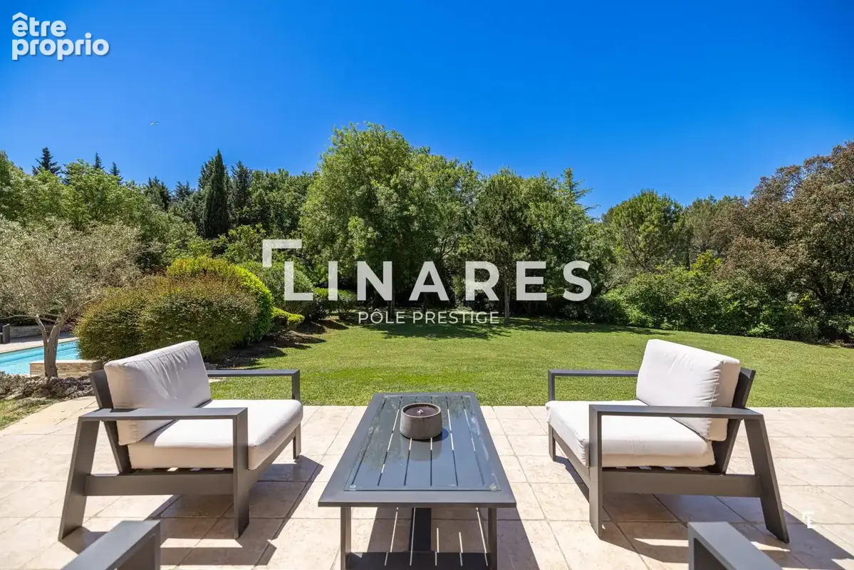 Villa LA NIEGA - Propriété familiale de 240m2 avec piscine et un appartement  T2 indépendant  - Ventabren - photo 5