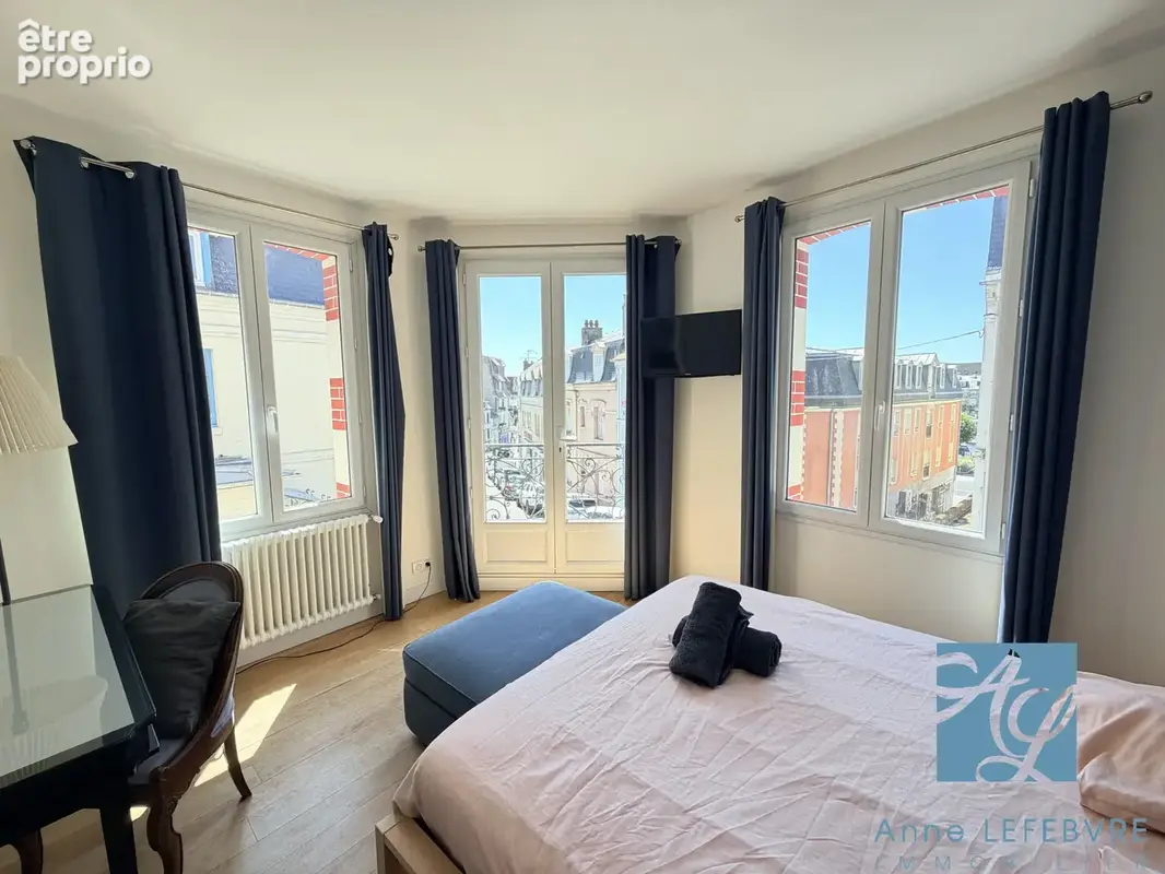 GRANDE MAISON à fort investissement - photo 10
