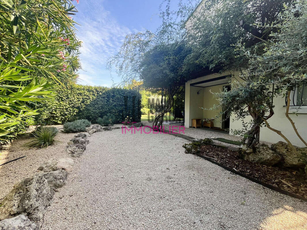 Maison 130 m² à L'isle-Sur-La-Sorgue  - photo 5