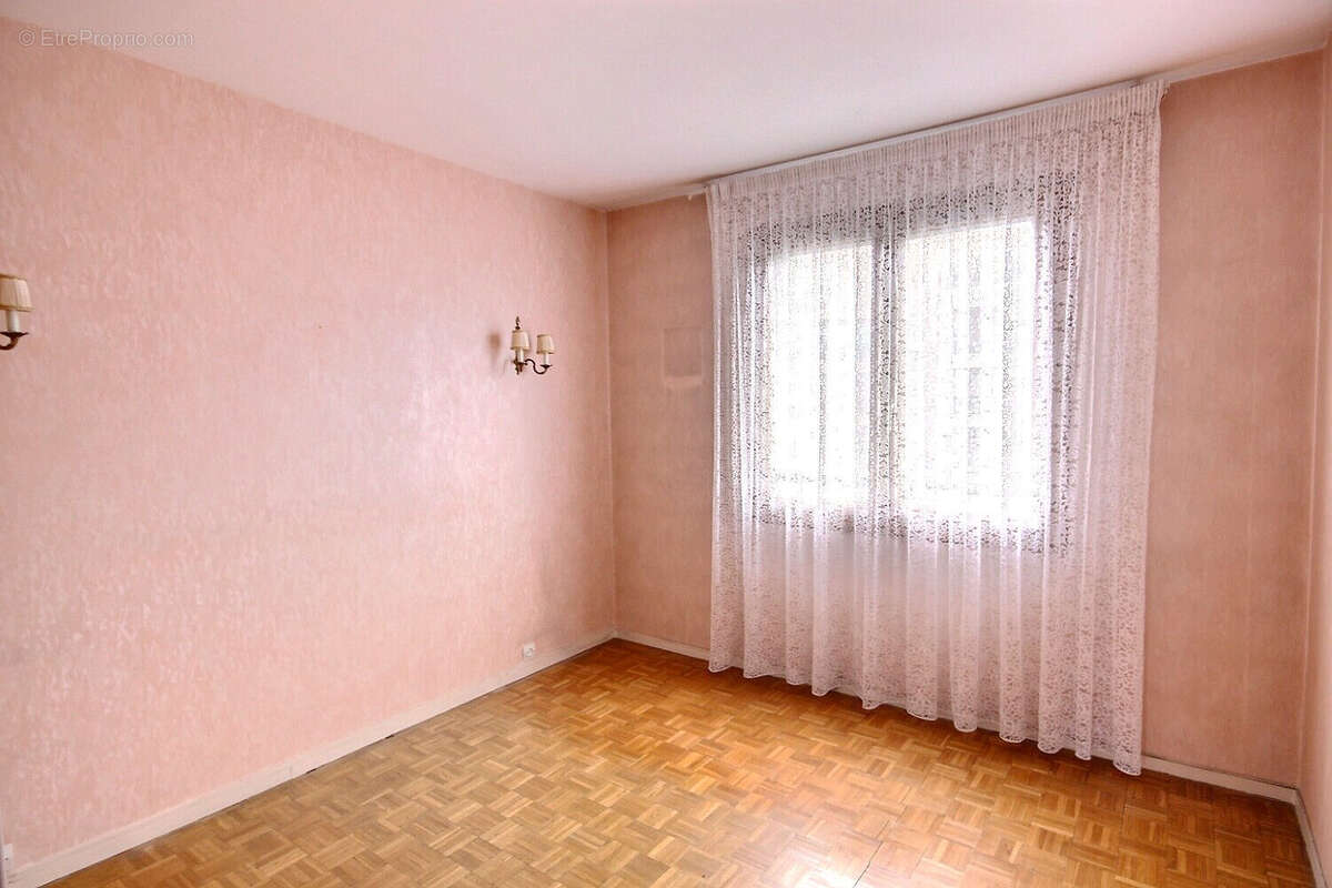 Appartement à FRESNES