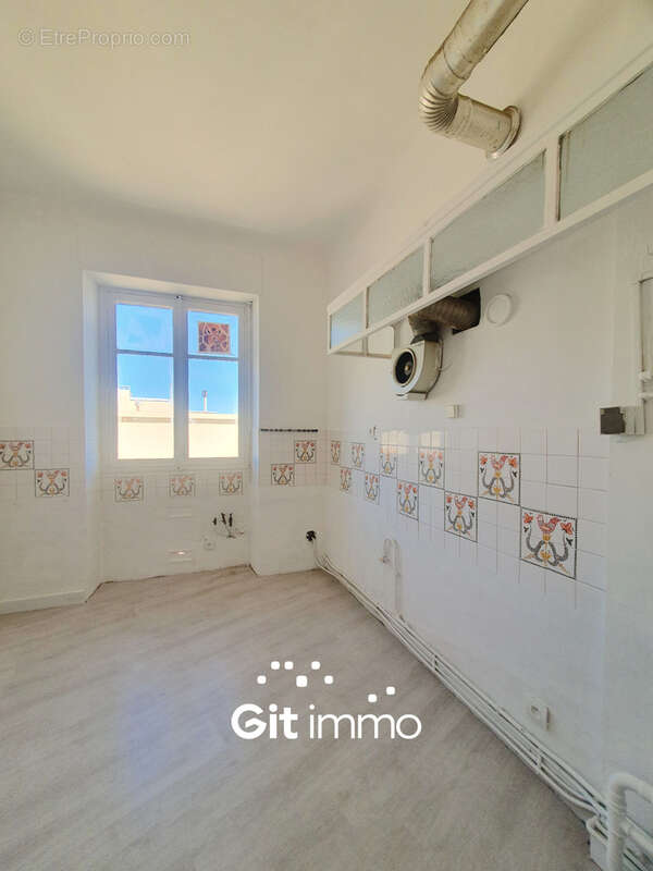 Appartement à MARSEILLE-1E