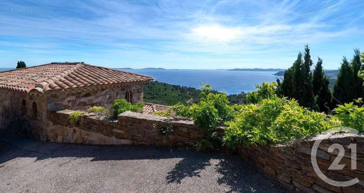 Maison à RAYOL-CANADEL-SUR-MER