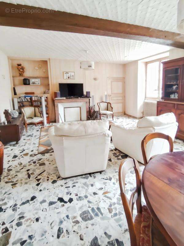 Maison à MOISY