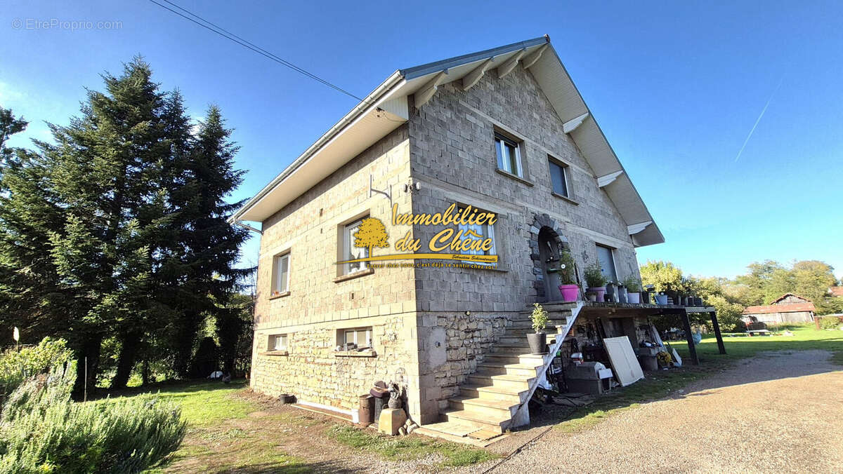 Maison à SAINT-LOUP-SUR-SEMOUSE