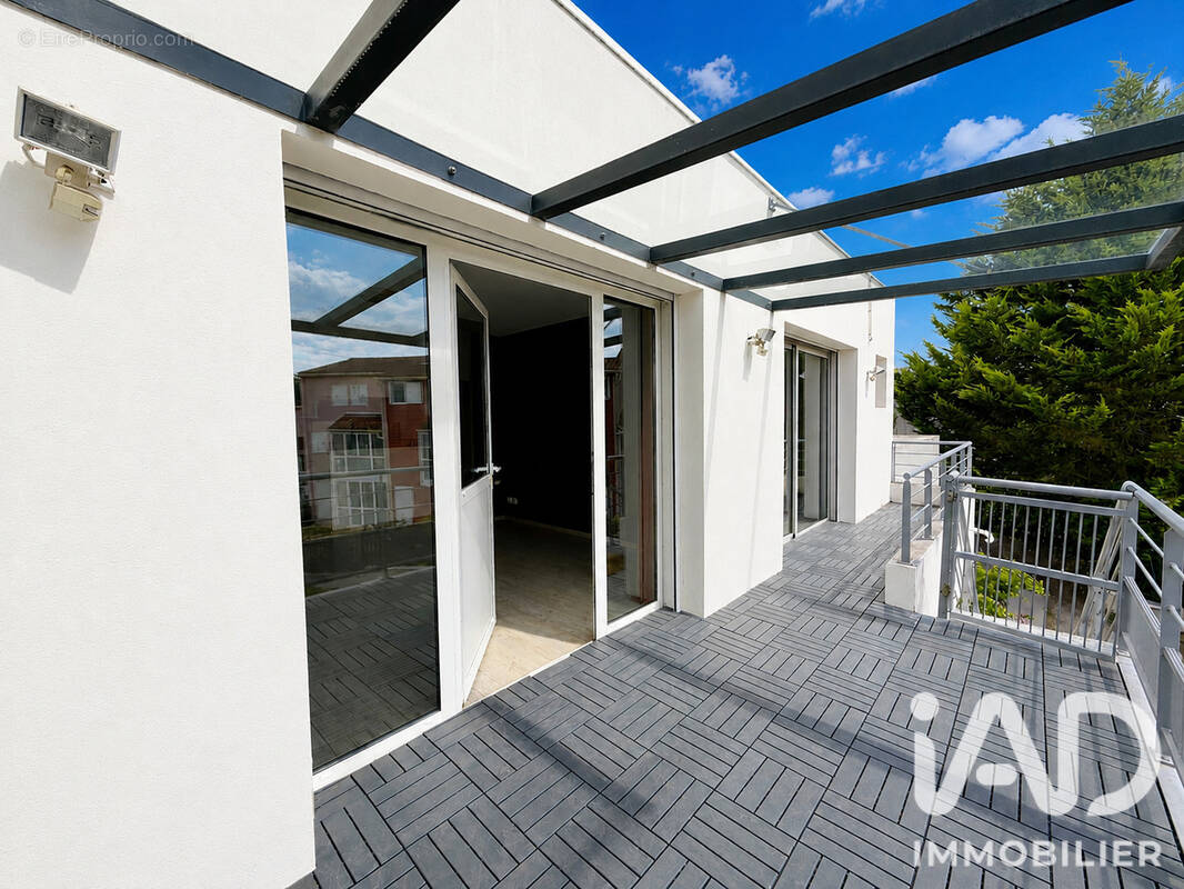 Photo 1 - Appartement à CRAPONNE