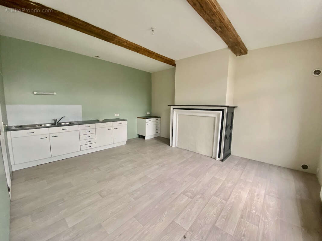 Appartement à SOLRE-LE-CHATEAU