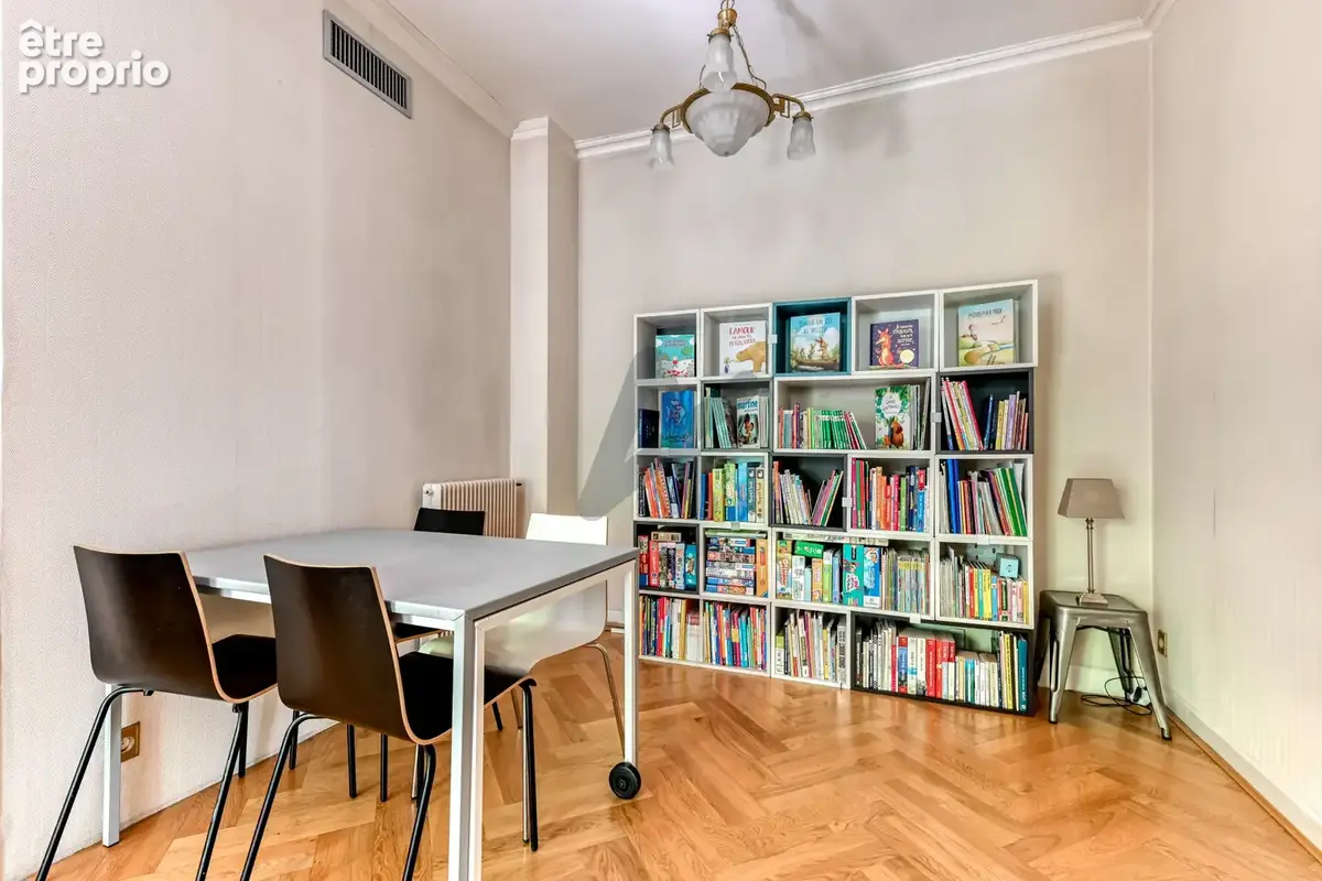 Lyon 6 - Foch: Un appartement en étage élevé de 81m2, 2 chambres, alcôve, climatisé. - photo 5