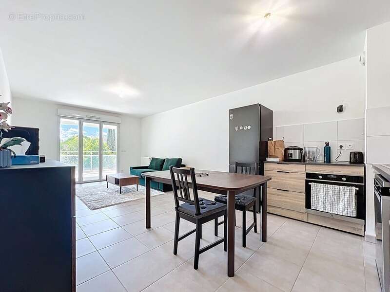 Appartement à vendre 2ème étage avec ascenseur, 3 pièces - 61 m2 + terrasse 11,30 m2 + parking couvert sécurisé - photo 3